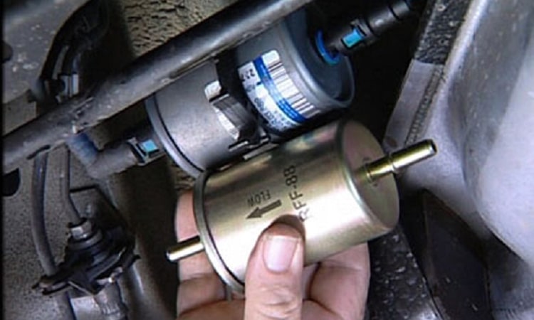 تعویض دیر هنگام فیلتر بنزین